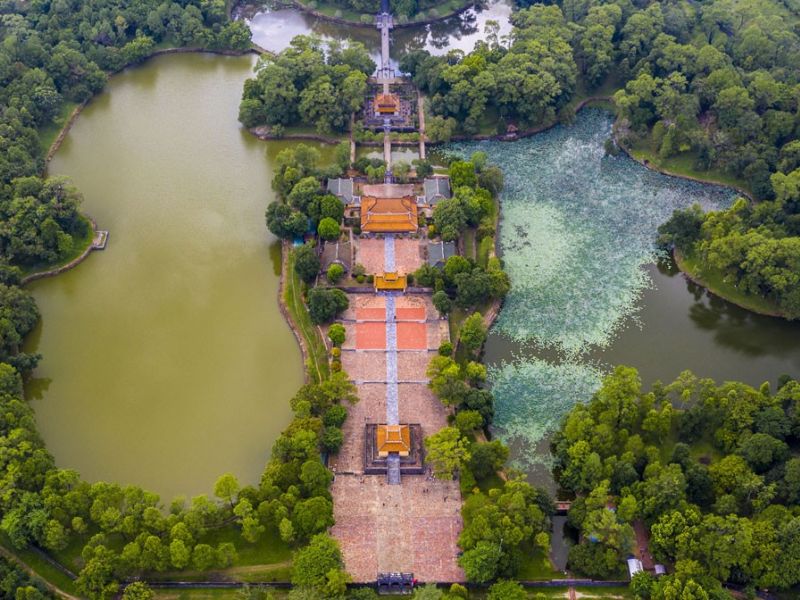 Review Huế 3N2Đ: Chậm rãi và chữa lành lăng minh mạng